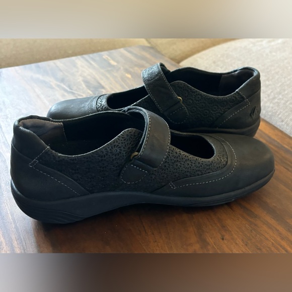 Halsa Women’s 8.5 Black Mary Jane Leather Shoes - Picture 8 of 9